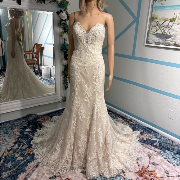 kenneth winston Dresses & Skirts - Kenneth Winston Lace Wedding Dress Fit & Flare size 8
